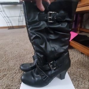 Black heeled boots